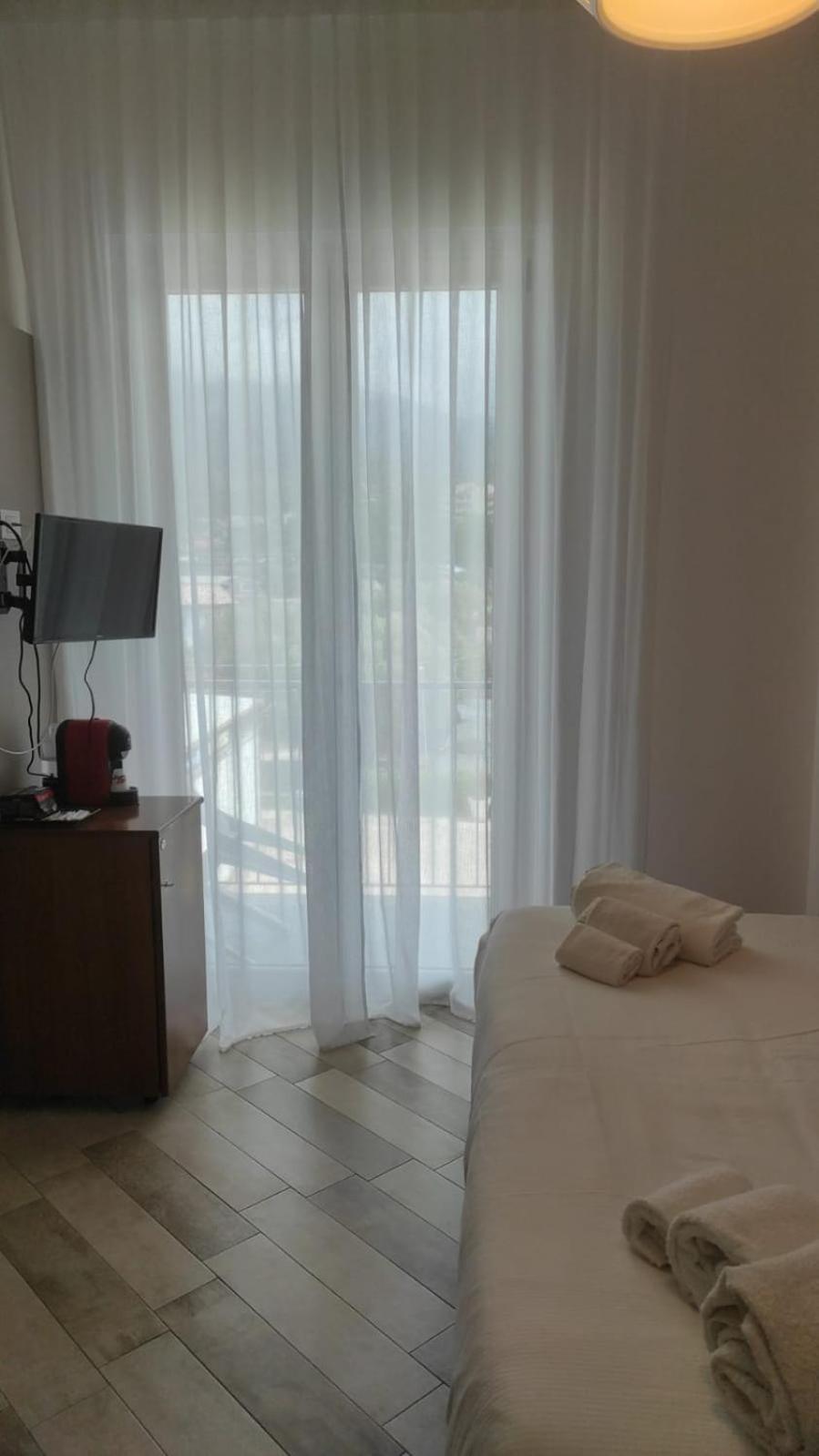 La Perla Del Tirreno Guest House サプリ エクステリア 写真